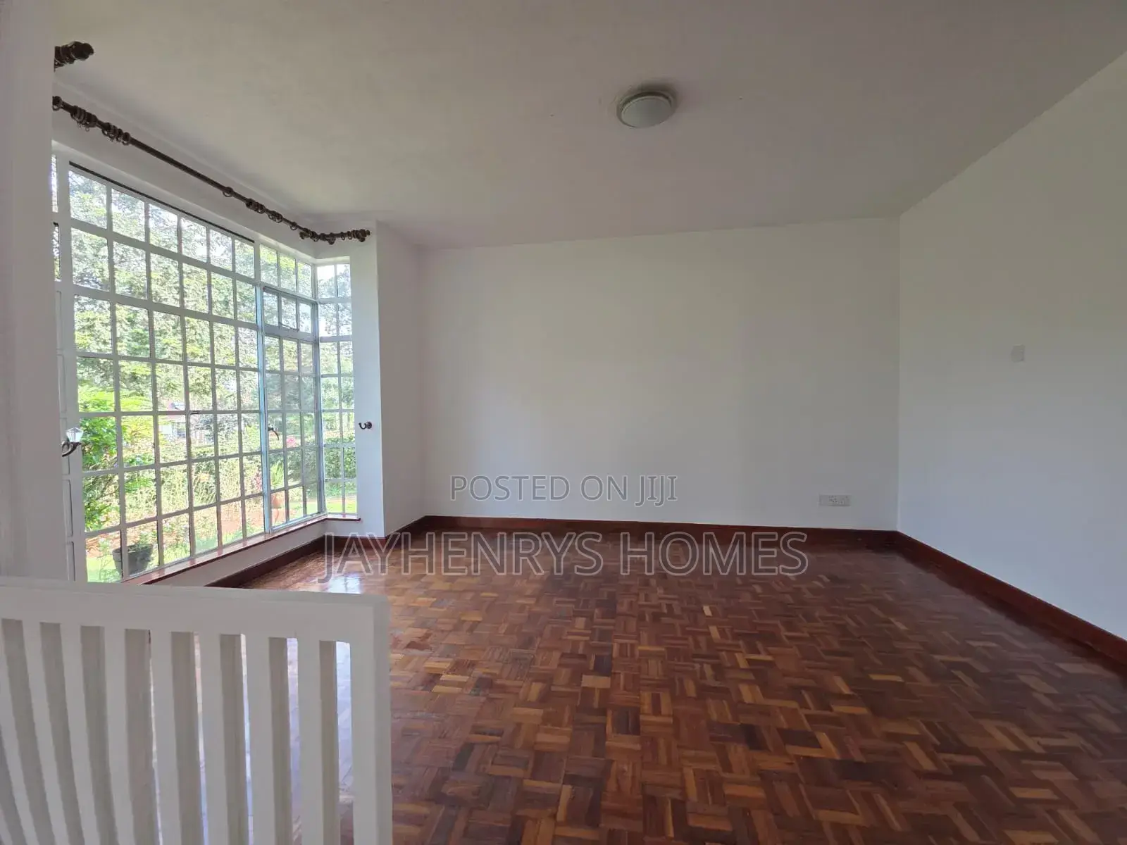 4bdrm House in Rosslyn for sale
