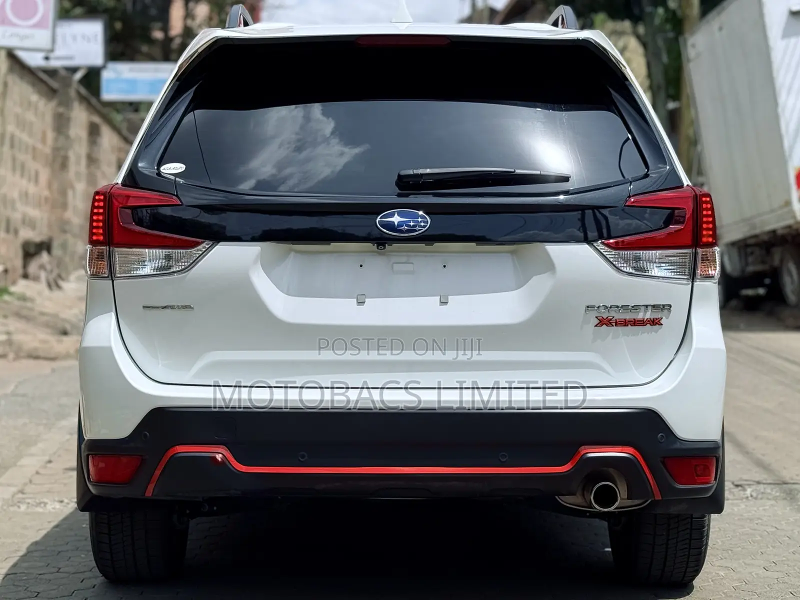 Subaru Forester Premium AWD 2019 White