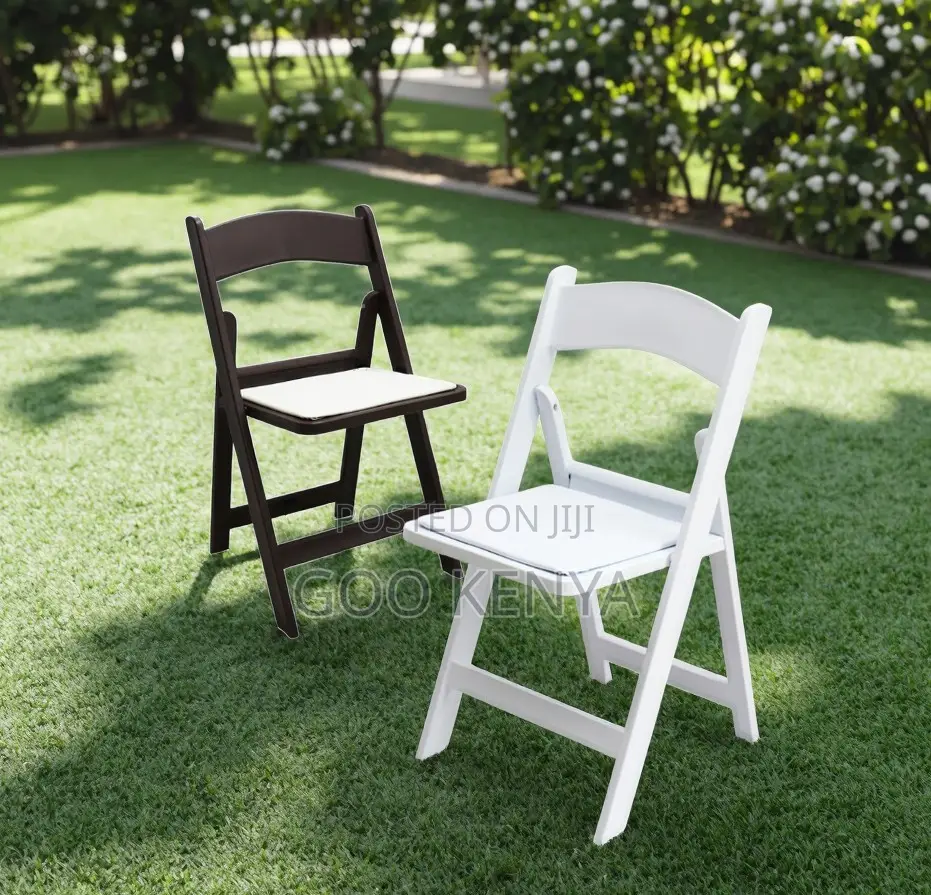 Home Chair; Durable Foldable Plastic Chair for Banquets and Garden Use