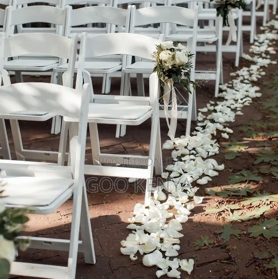 Home Chair; Durable Foldable Plastic Chair for Banquets and Garden Use