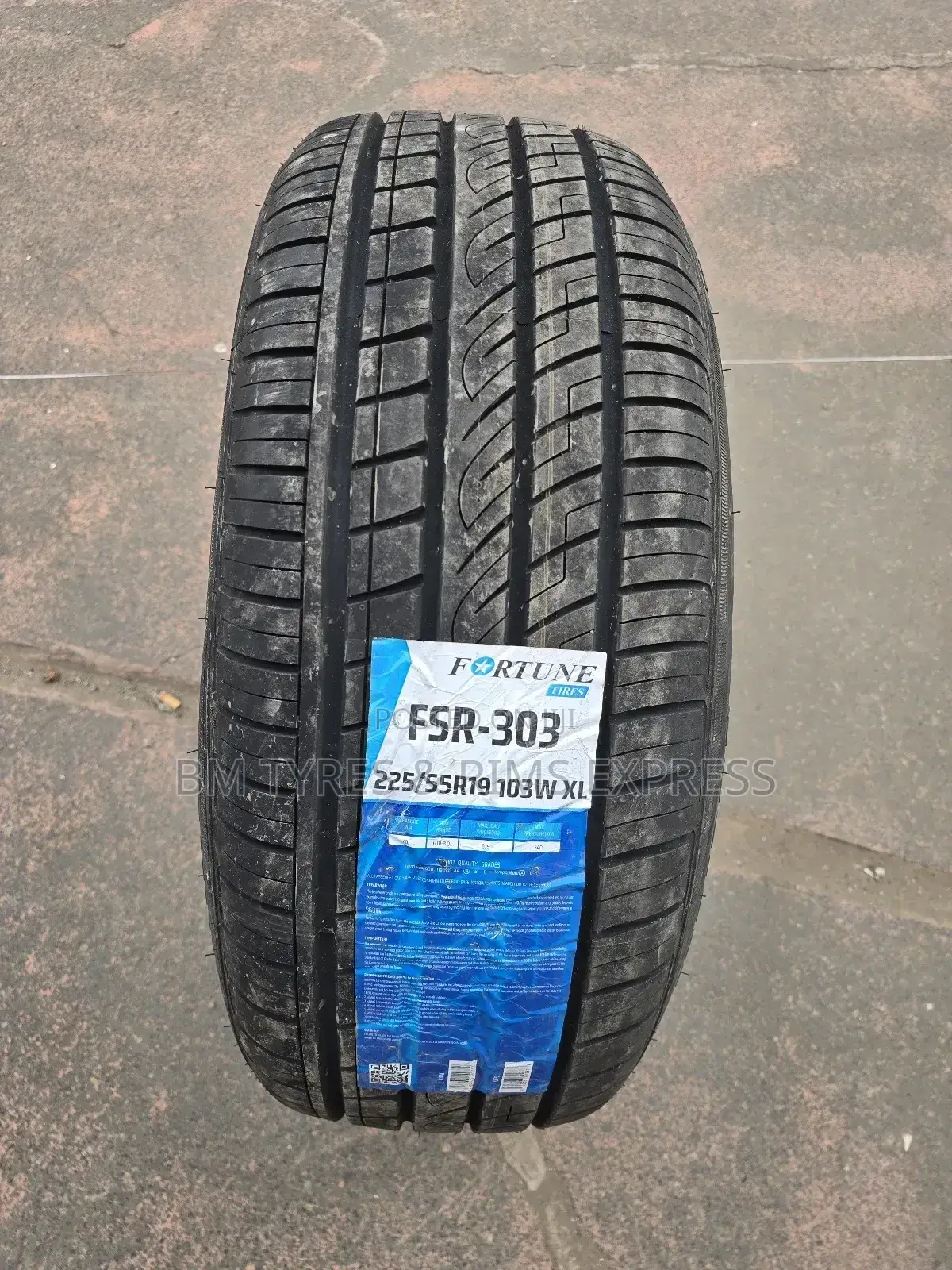 225 /55 R19 Fortune