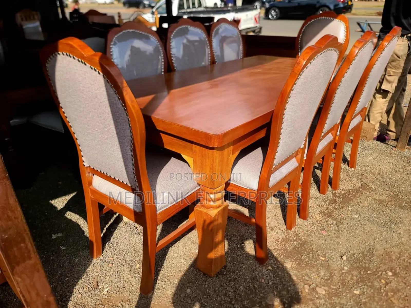 Ohio Chairs Design 8-Seater Mahogany Vanish Dinning Table Set