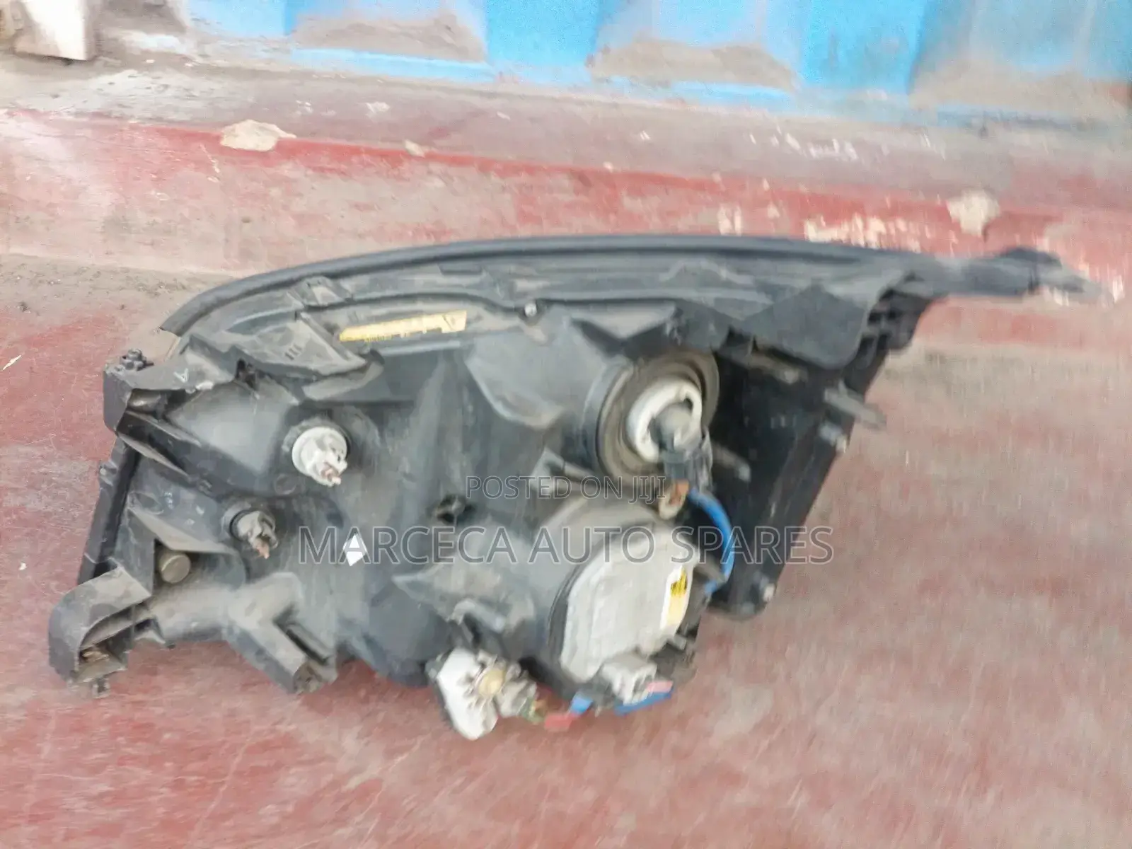 Noah Headlight Xenon Original