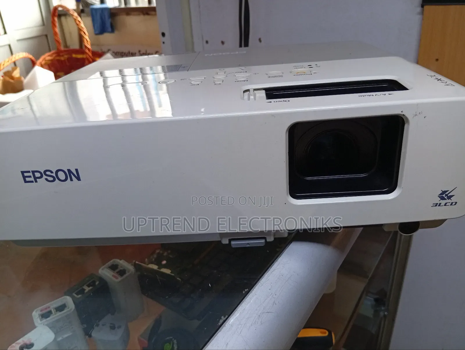 Epson Powerlite 83c–Sharp Display With Flexible Vga-Based Connectivity