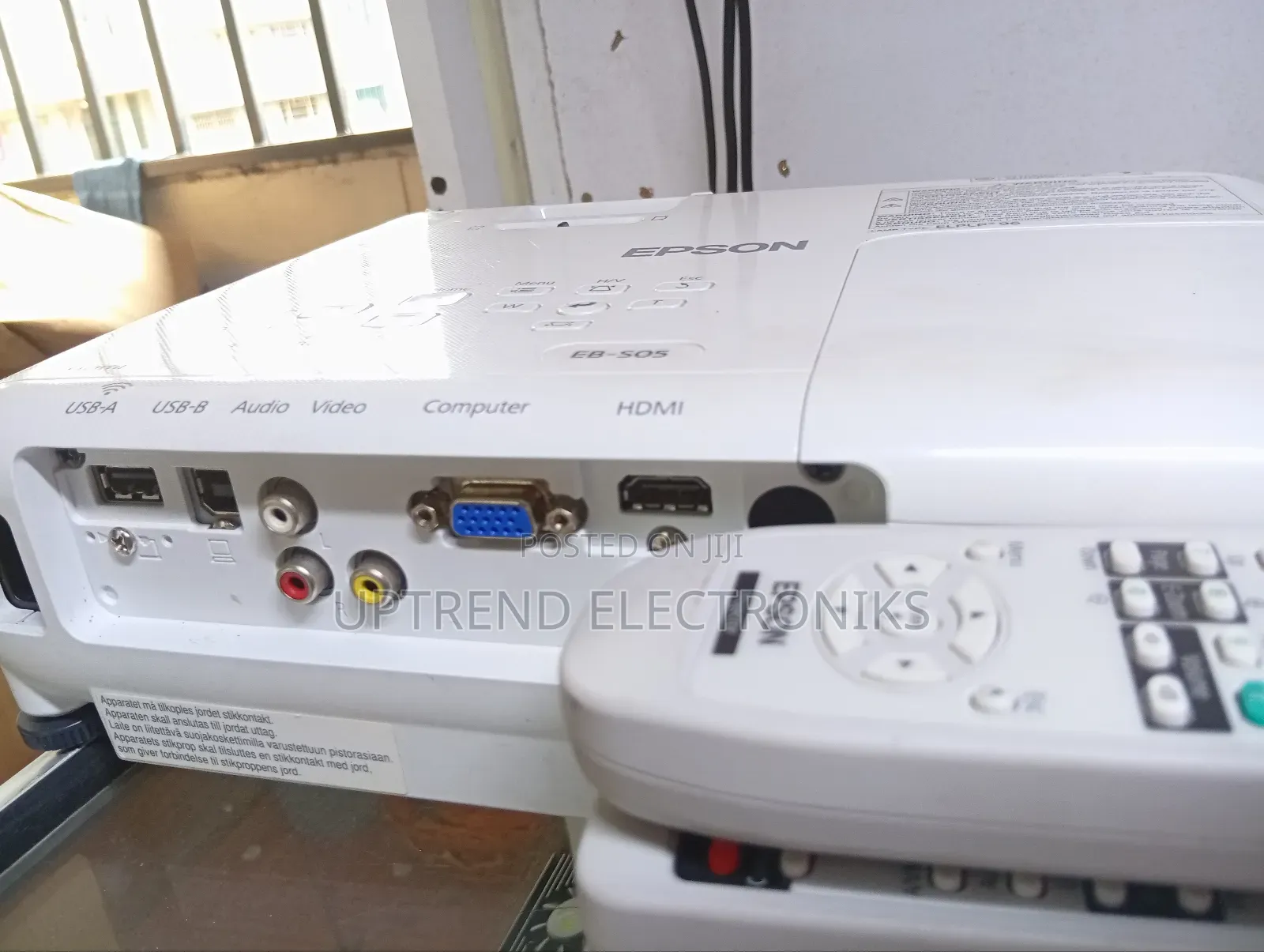 Epson Eb-S05 – Reliable, Portable, and Built for Everyday Performance