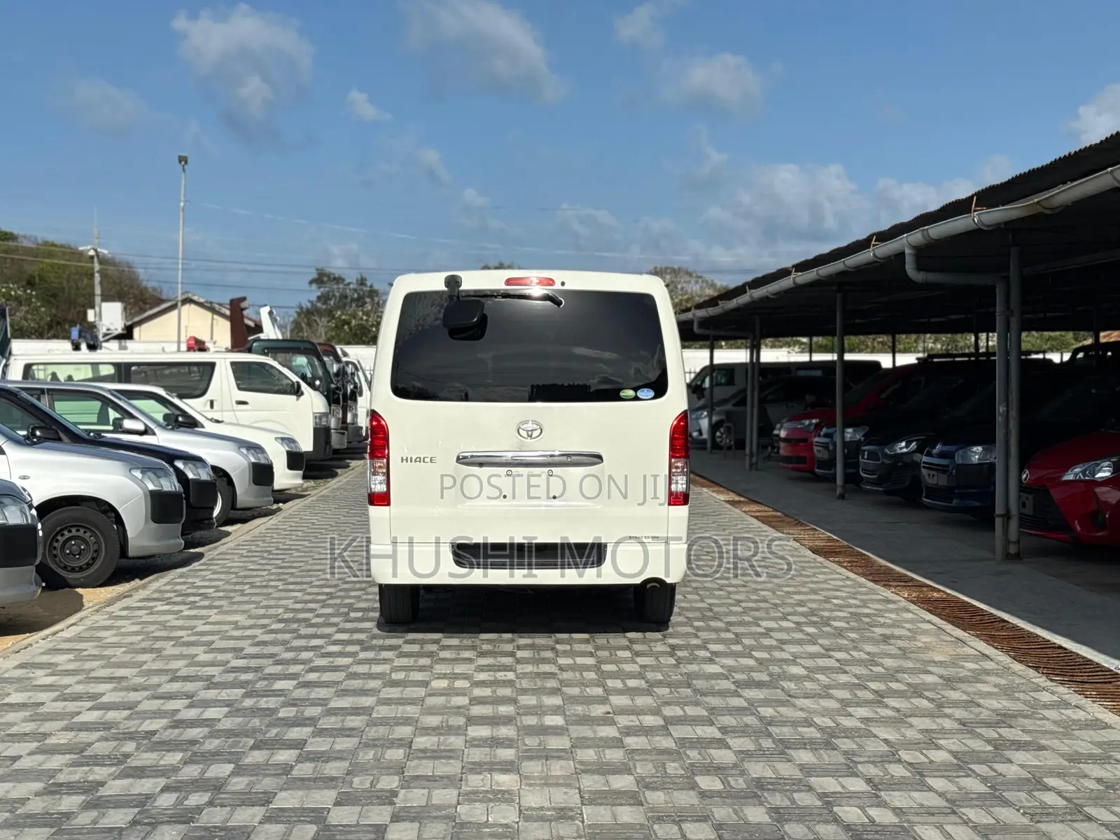 Toyota HiAce 2018 White