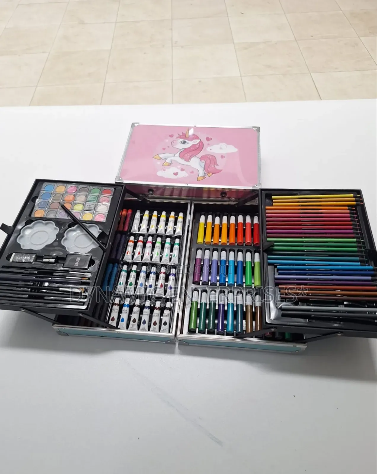 145-Piece Deluxe Art Set