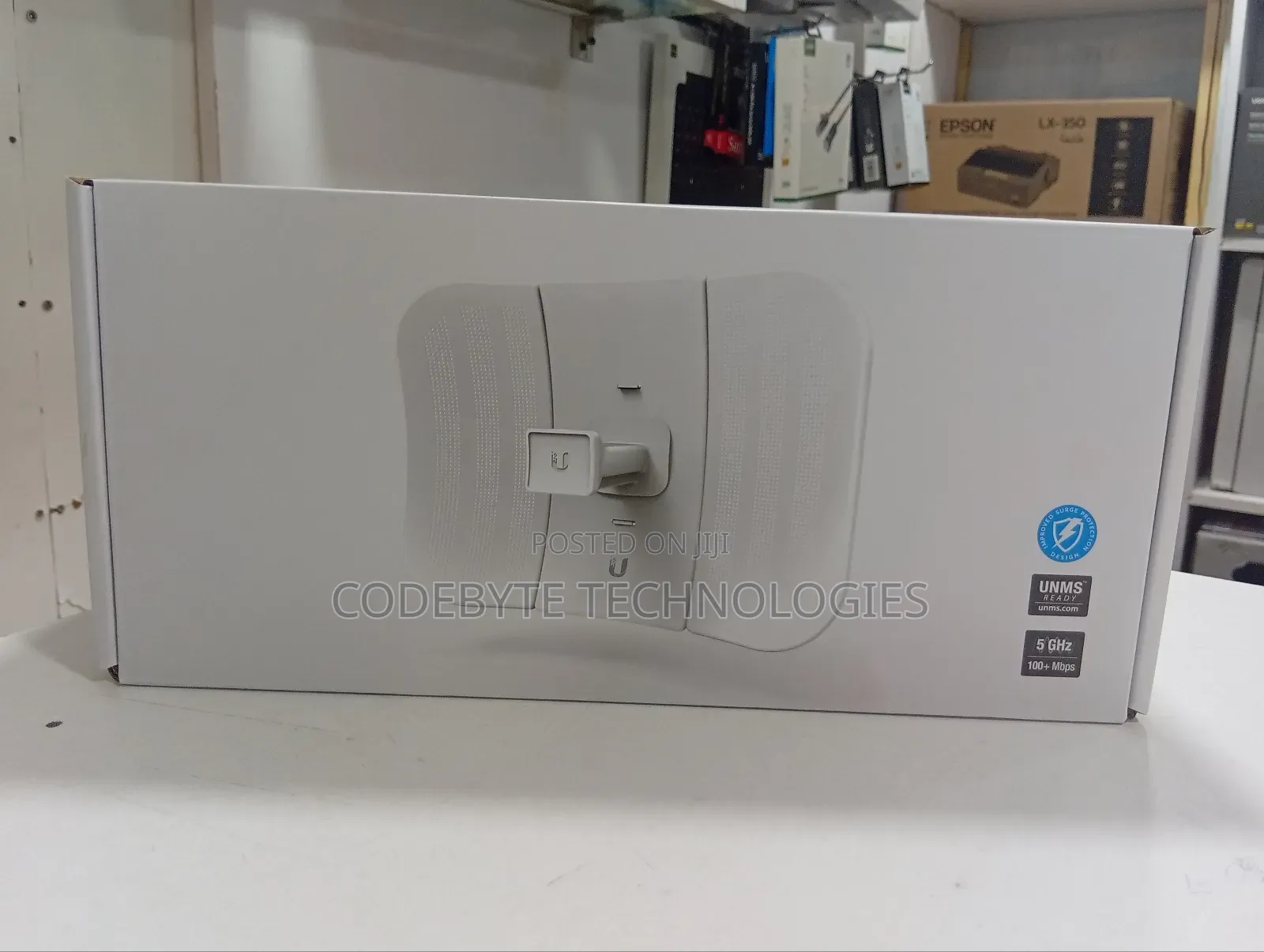 Ubiquiti Airmax Litebeam M5 23dbi Wireless Cpe (Lbe-M5-23)