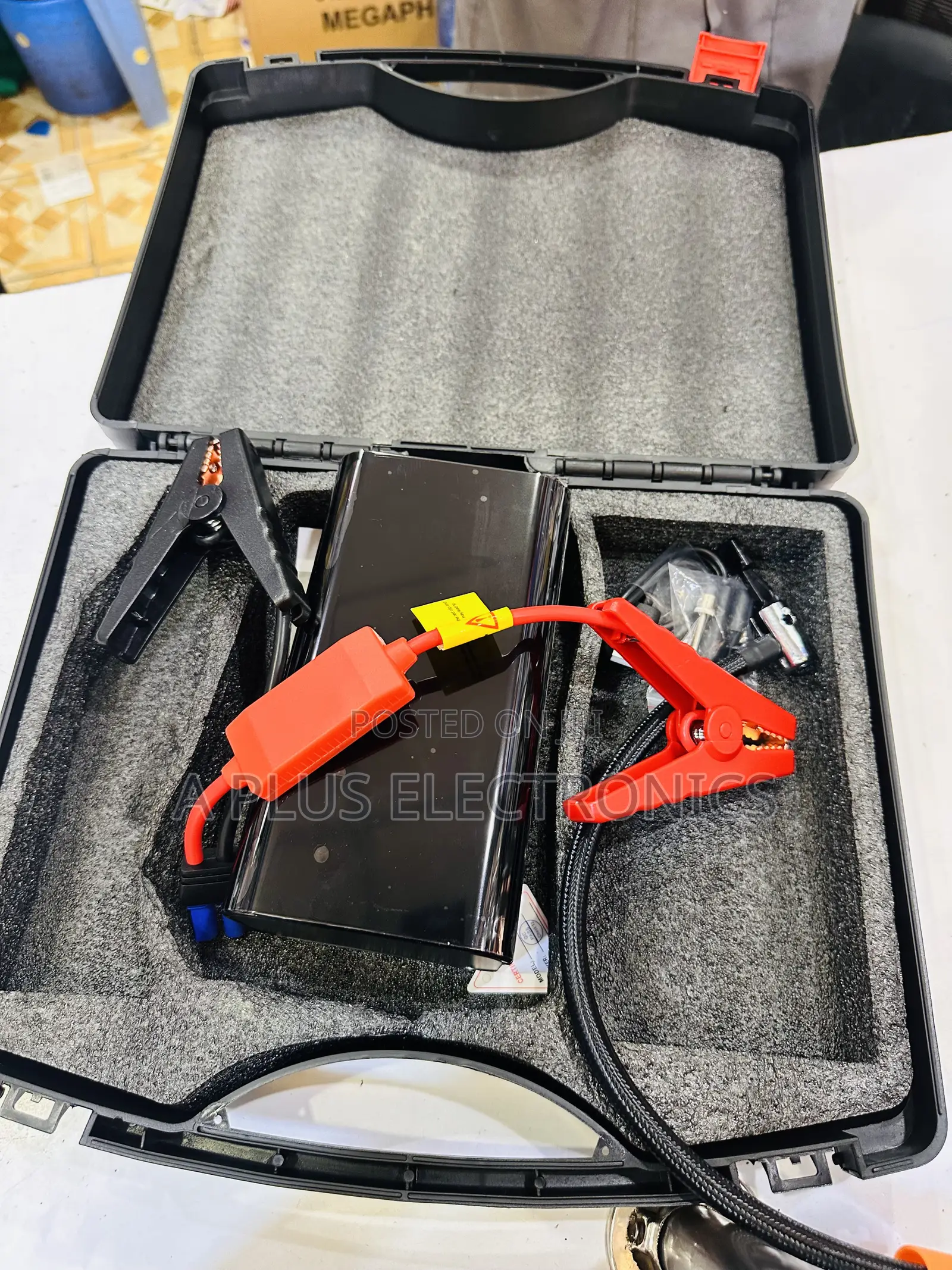 Q7 Jumpstarter + Tyre Inflator – Emergency Car Lifesaver
