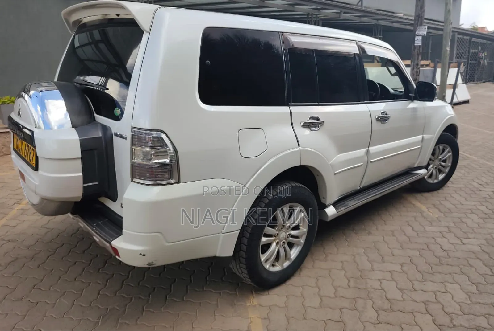 Mitsubishi Pajero 3.2 Di-Dc GLS 2012 White