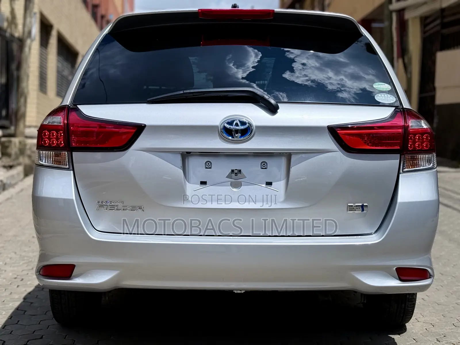 Toyota Corolla Fielder 1.5 Hybrid FWD 2018 Silver