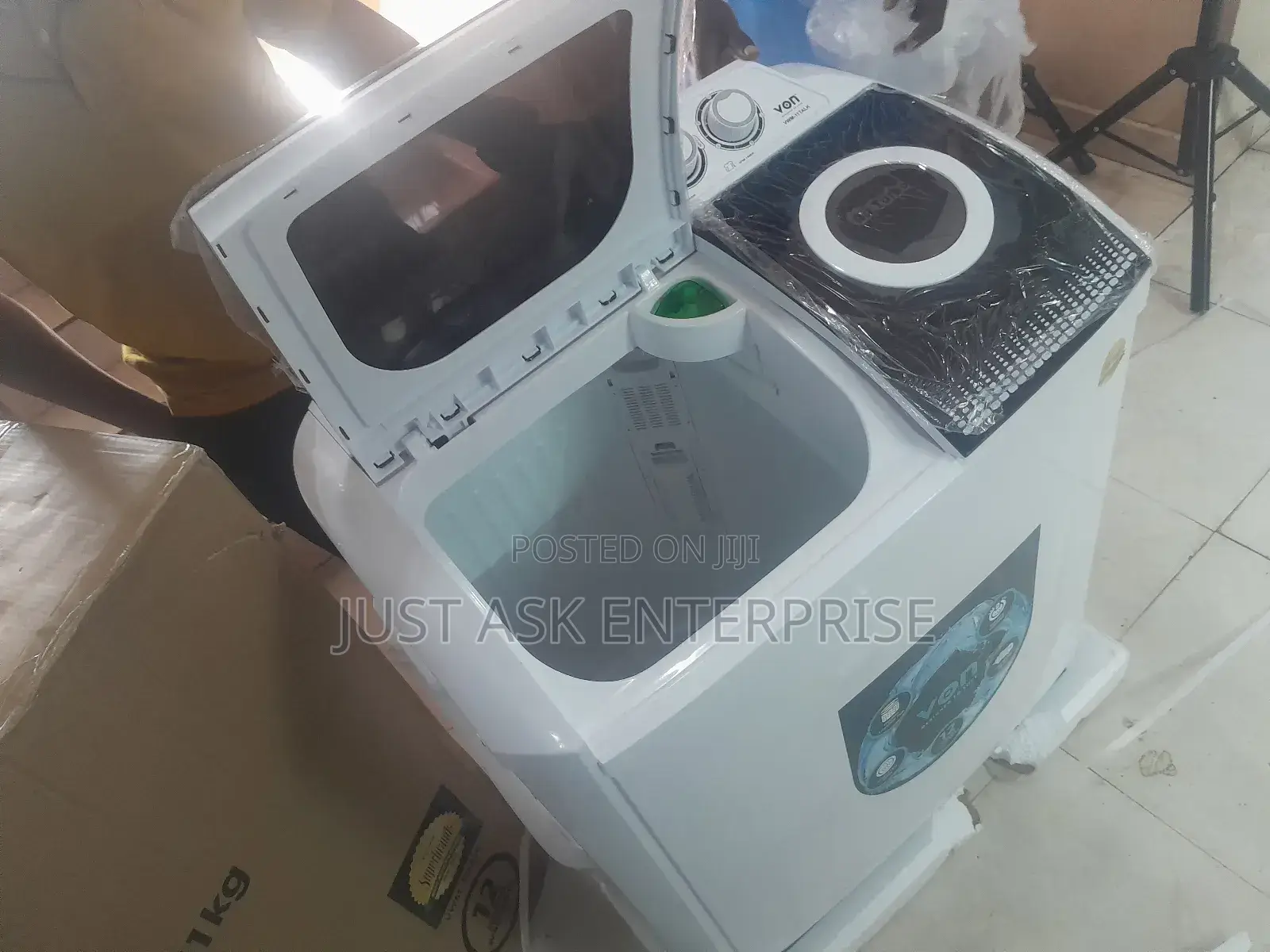 Von 11kgs Twin Tub Washing Machine - Top Loader (White)