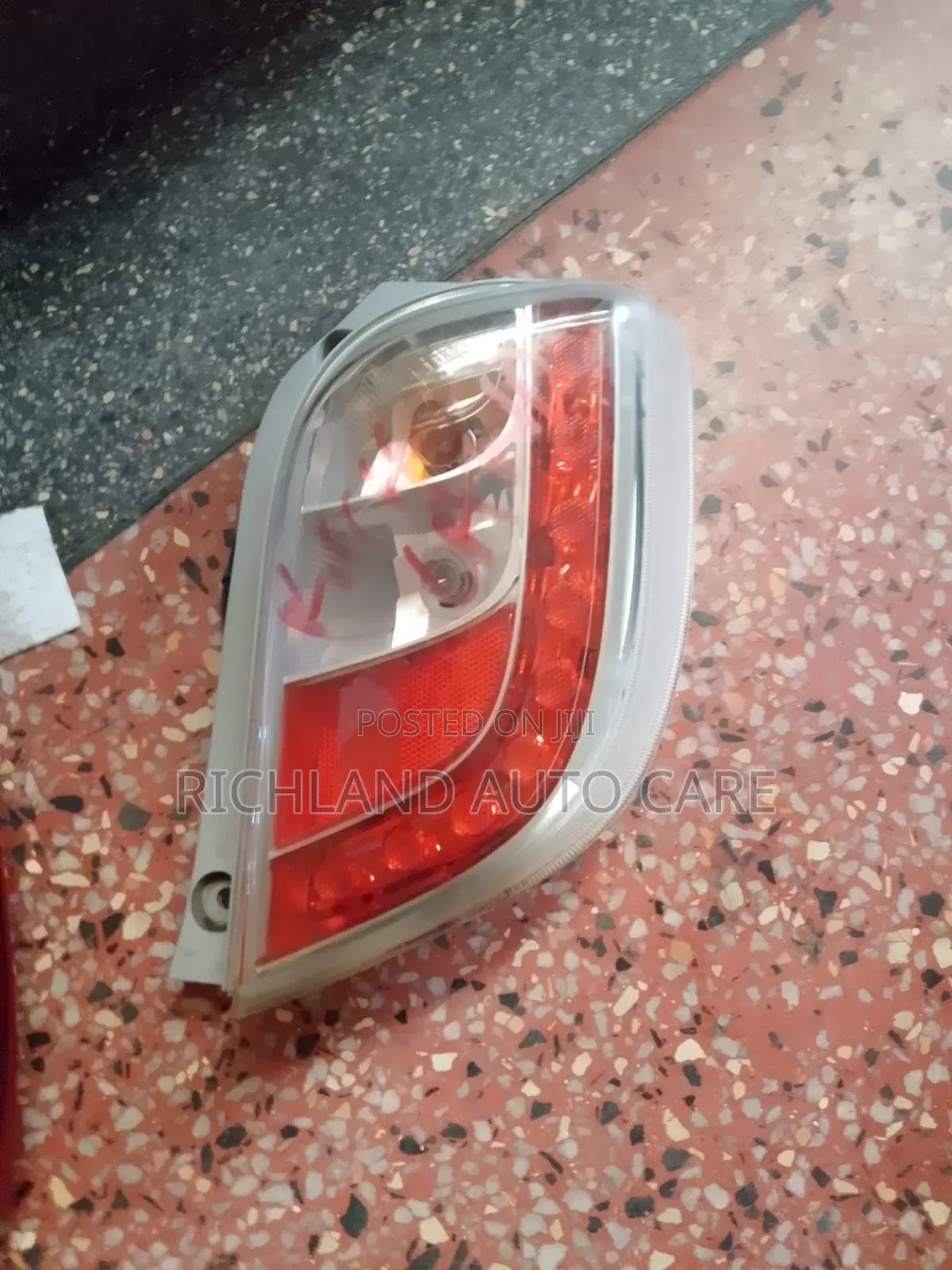 Daihastu Mira La300