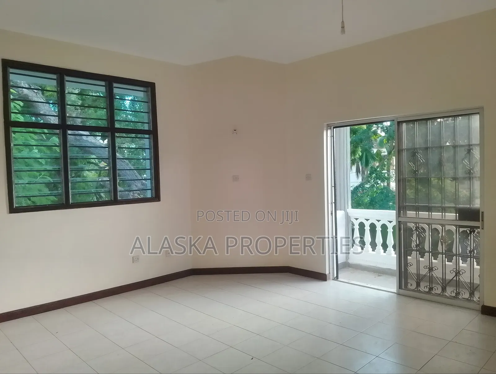 5bdrm Maisonette in Nyali Estate for rent