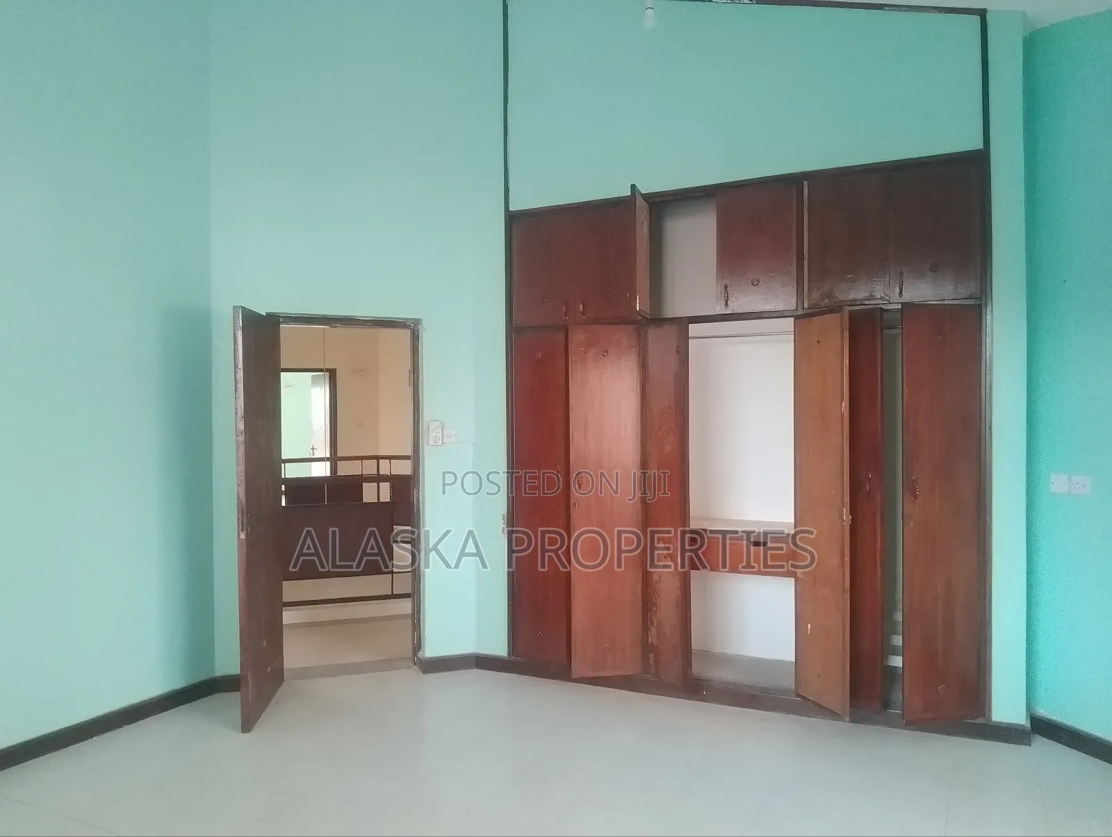 5bdrm Maisonette in Nyali Estate for rent