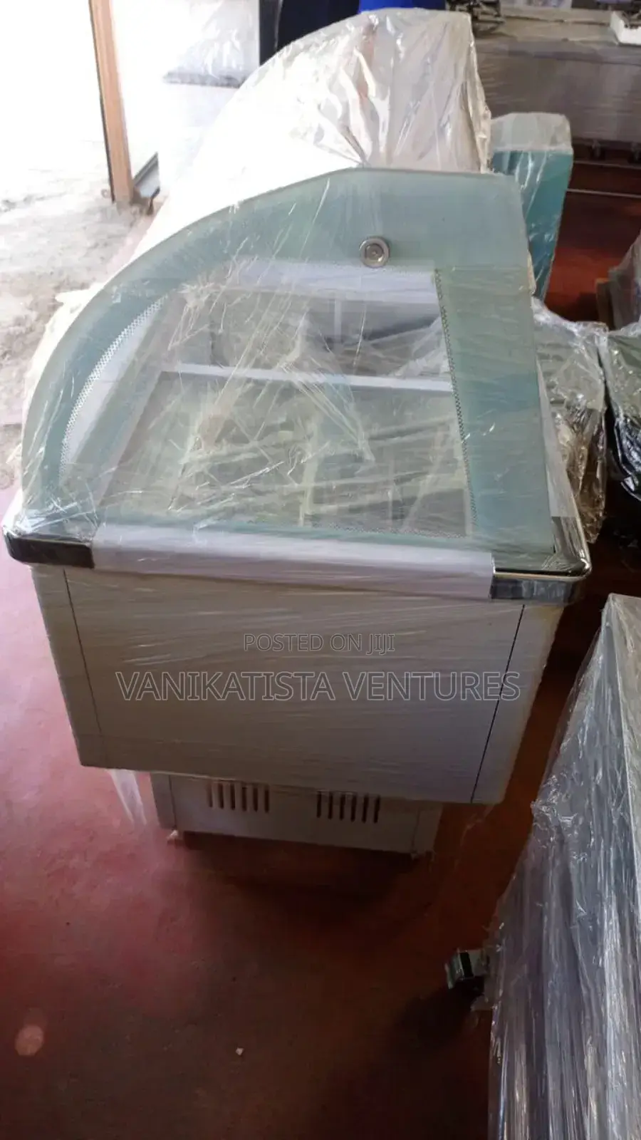 Ice Cream Display Chiller Keeps Everything Cold, Fresh