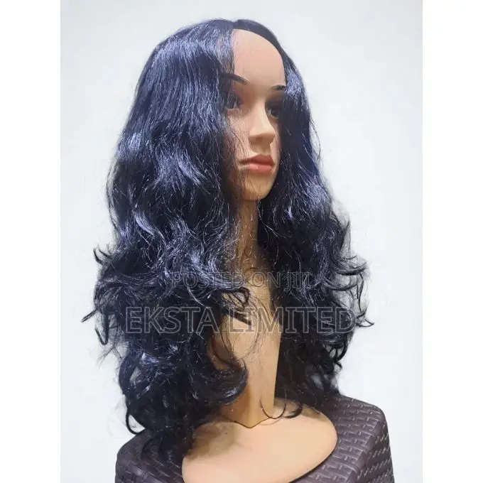 Natural-Look Curly Shoulder-Length Wig Heat-Resistant Synthetic Fiber