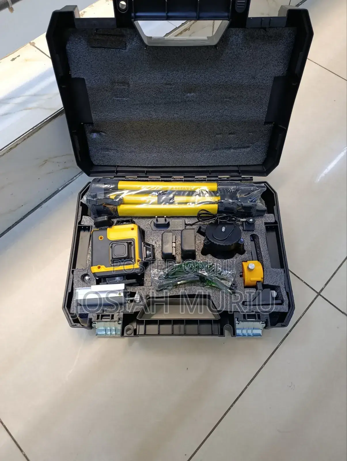 Dewalt Self-Leveling Cross Line Laser- 16lines