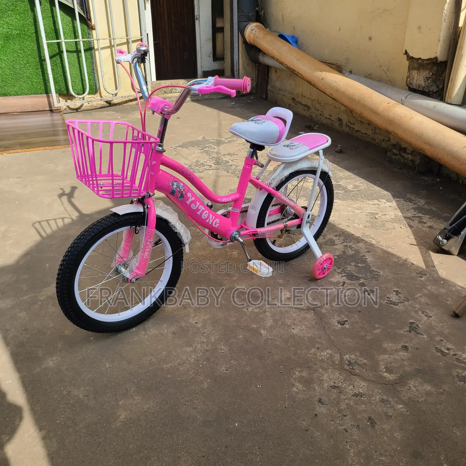 Princess Bike With Training Wheels. Girls Bike.