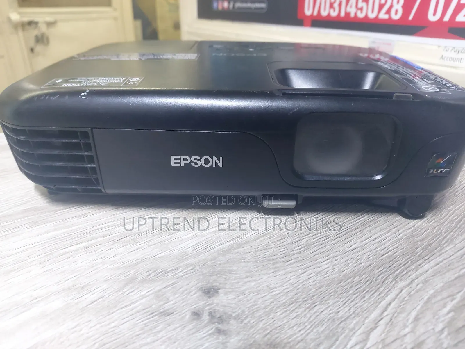 Epson Eb-S02 — Crisp, Clear, Dependable Projection