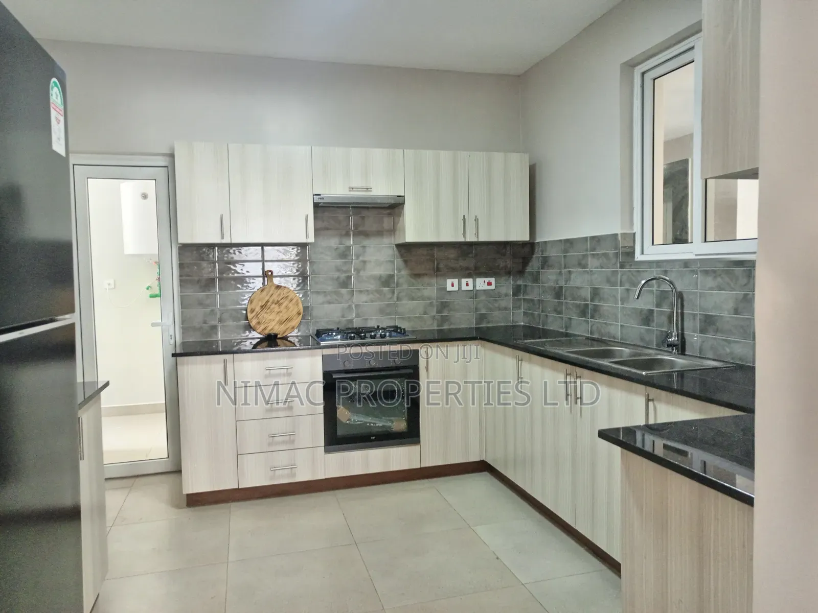 2bdrm Block of Flats in Sunpark Residence., Gateway Mall Area for sale