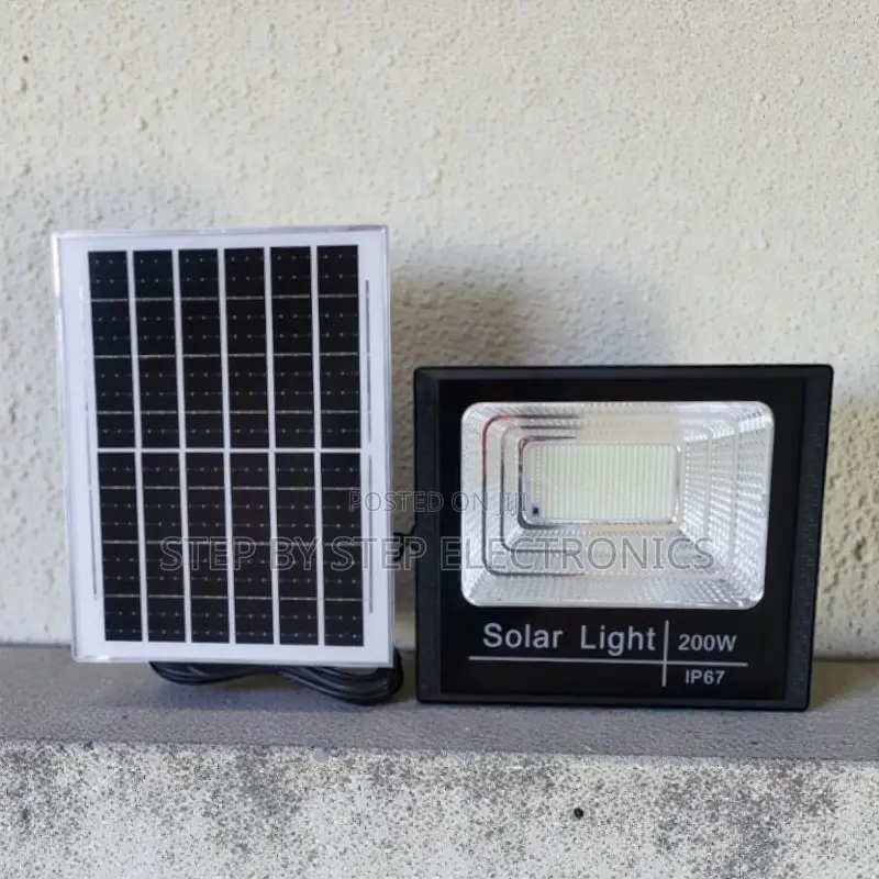High Brightness 200w Solar Flood Light Ip67 Waterproof Heavy-Duty