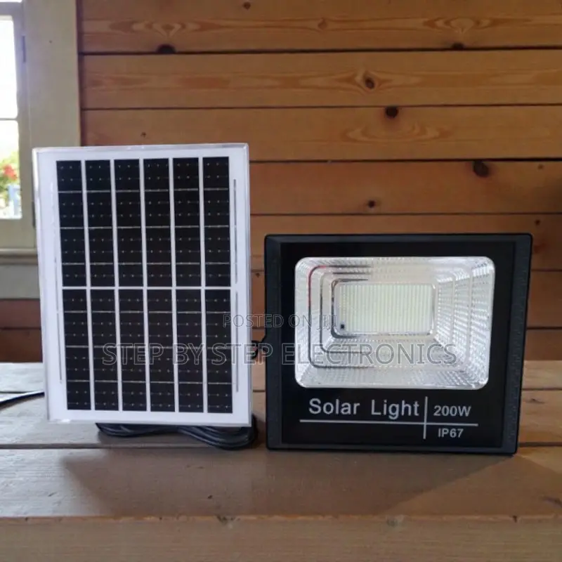 200w Solar Flood Light Outdoor Ip67 Waterproof Inbuilt Battery