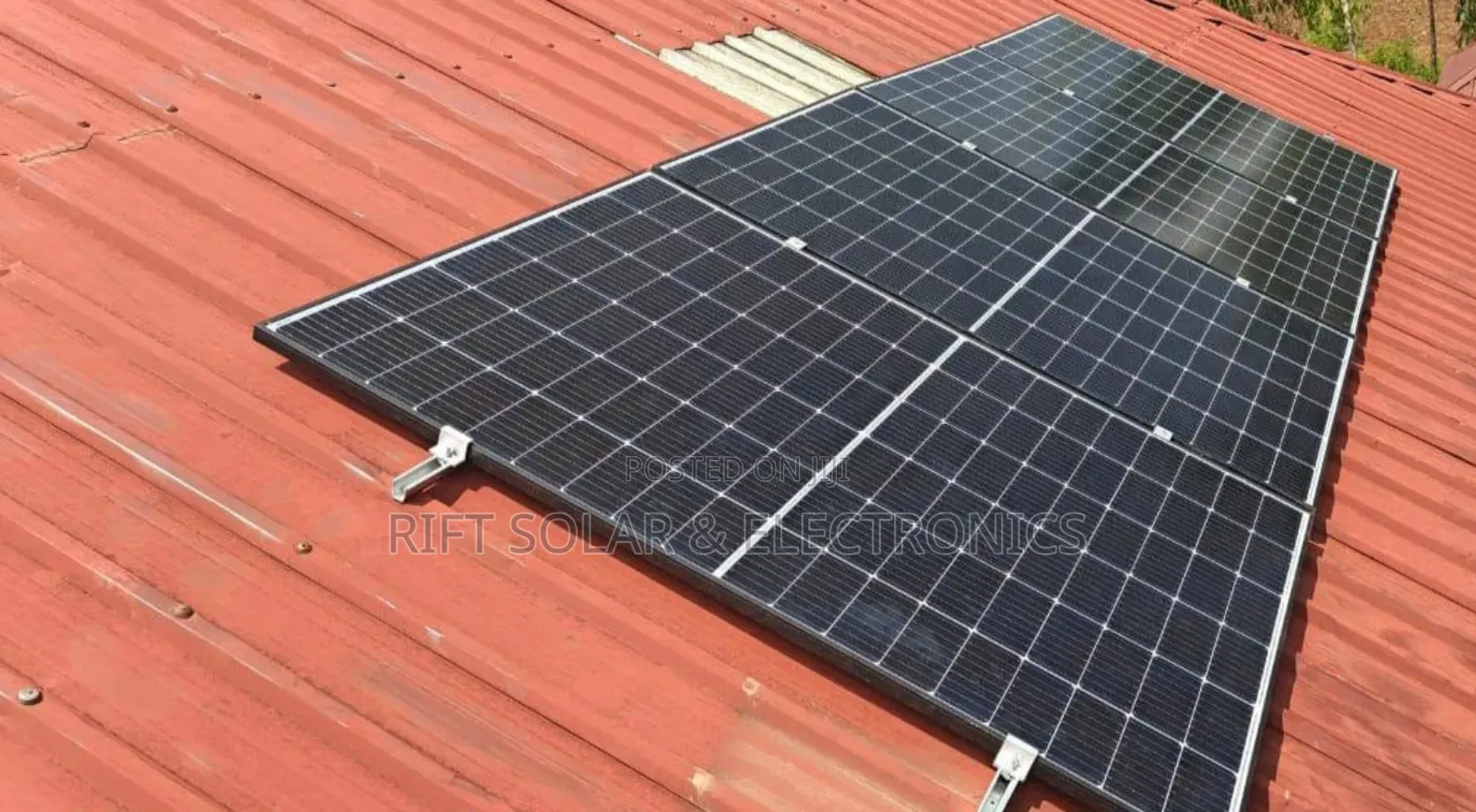 3.6kva Inverter - 2.56kwh Lithium - (4)590w Solar - Free Installation