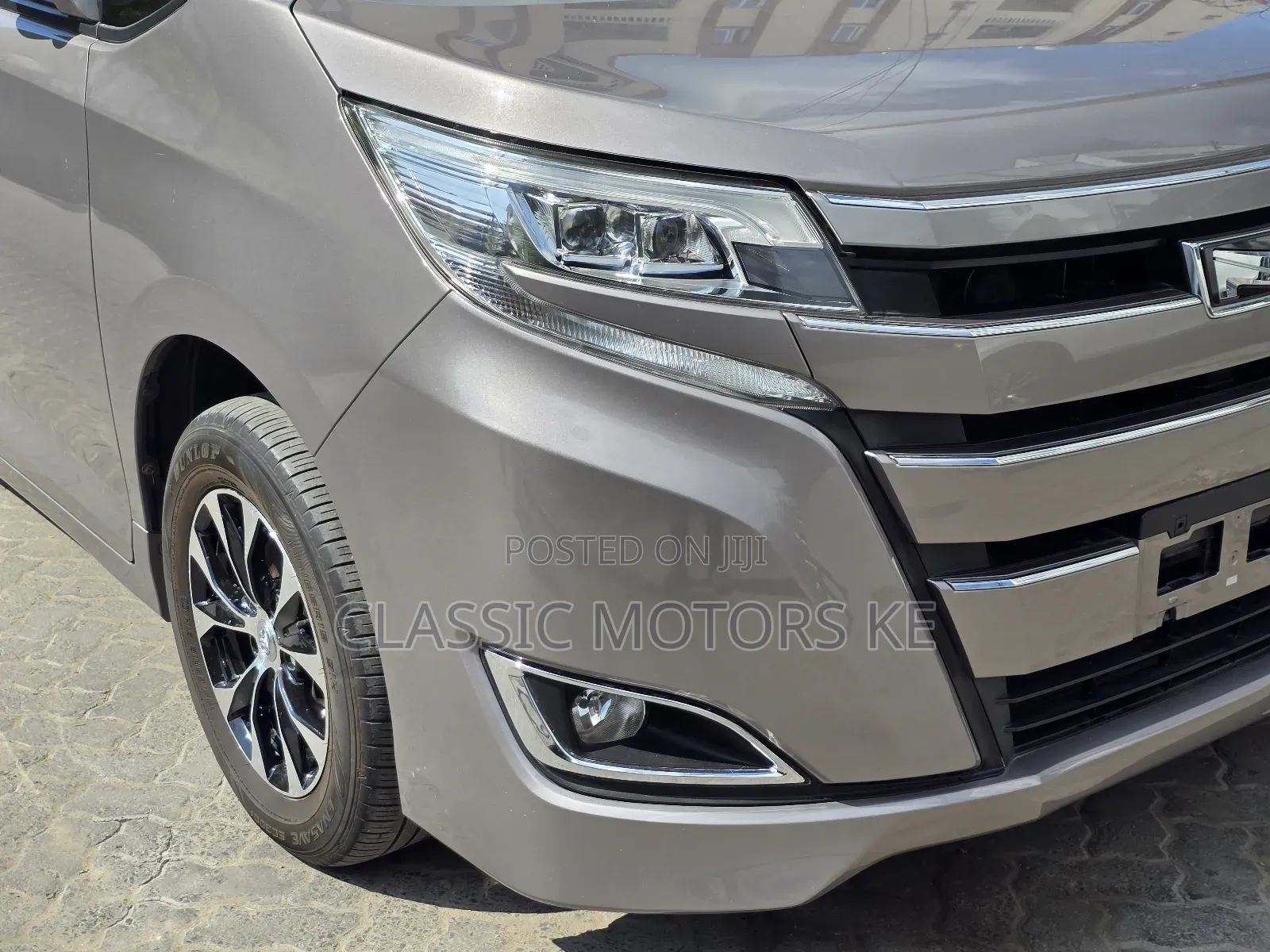 Toyota Noah 2.0 FWD (8 Seater) 2019 Gold
