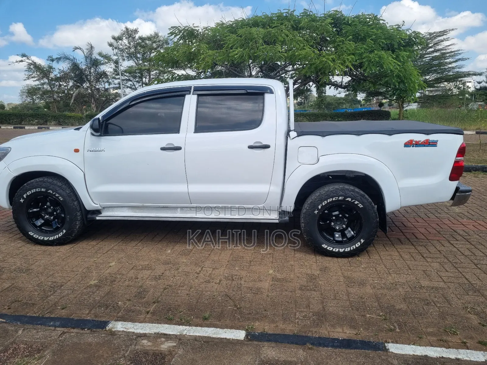 Toyota Hilux 2014 White
