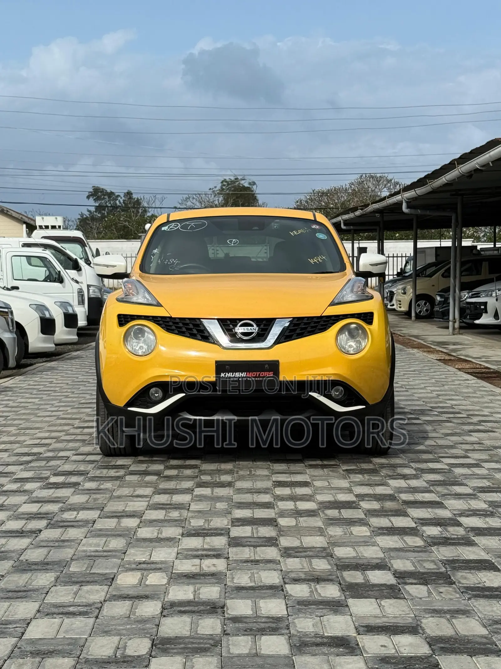 Nissan Juke 2018 Yellow