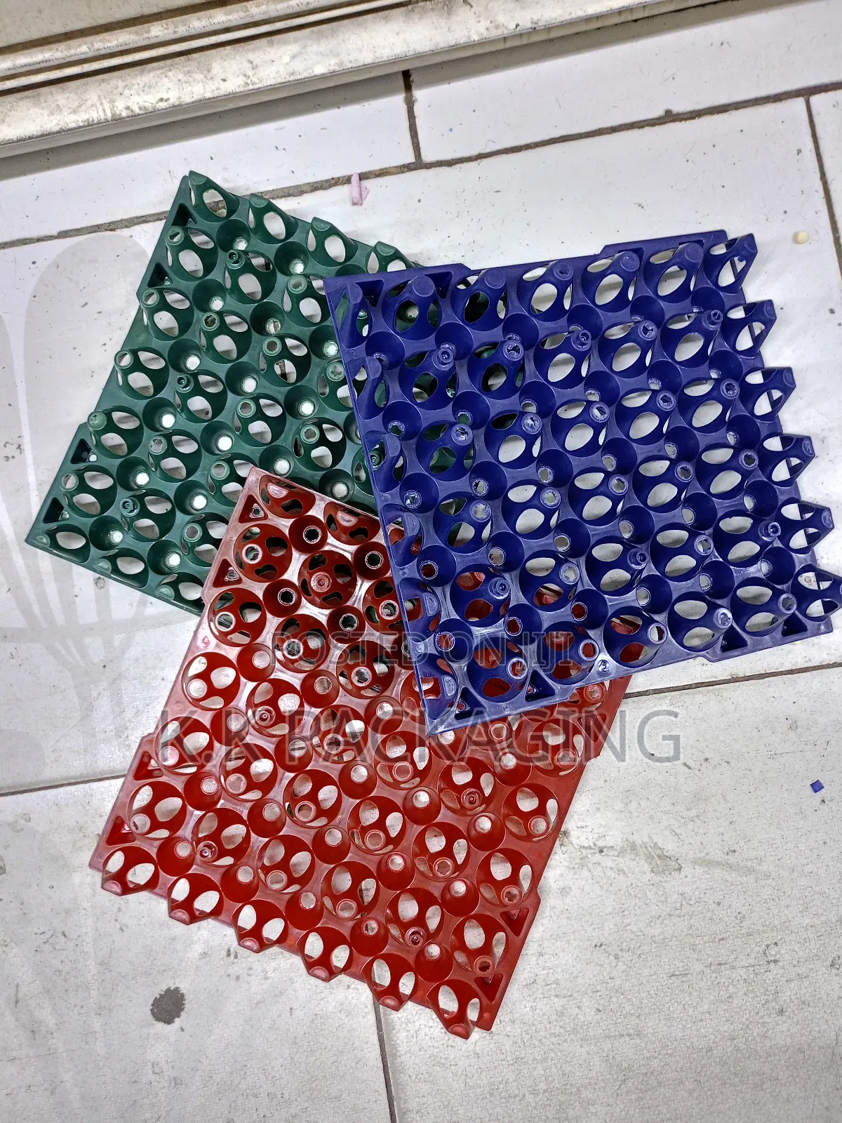 Trays Square Type Available