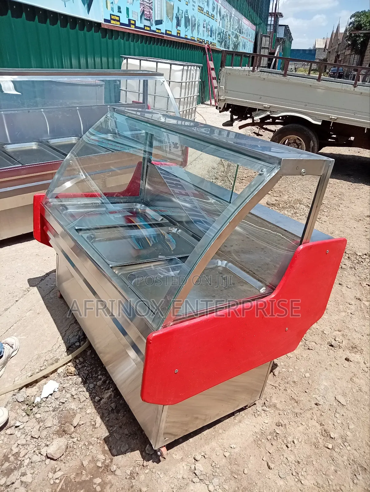 Meat Chiller Display Delivers Powerful Cooling, Crystal-Clear