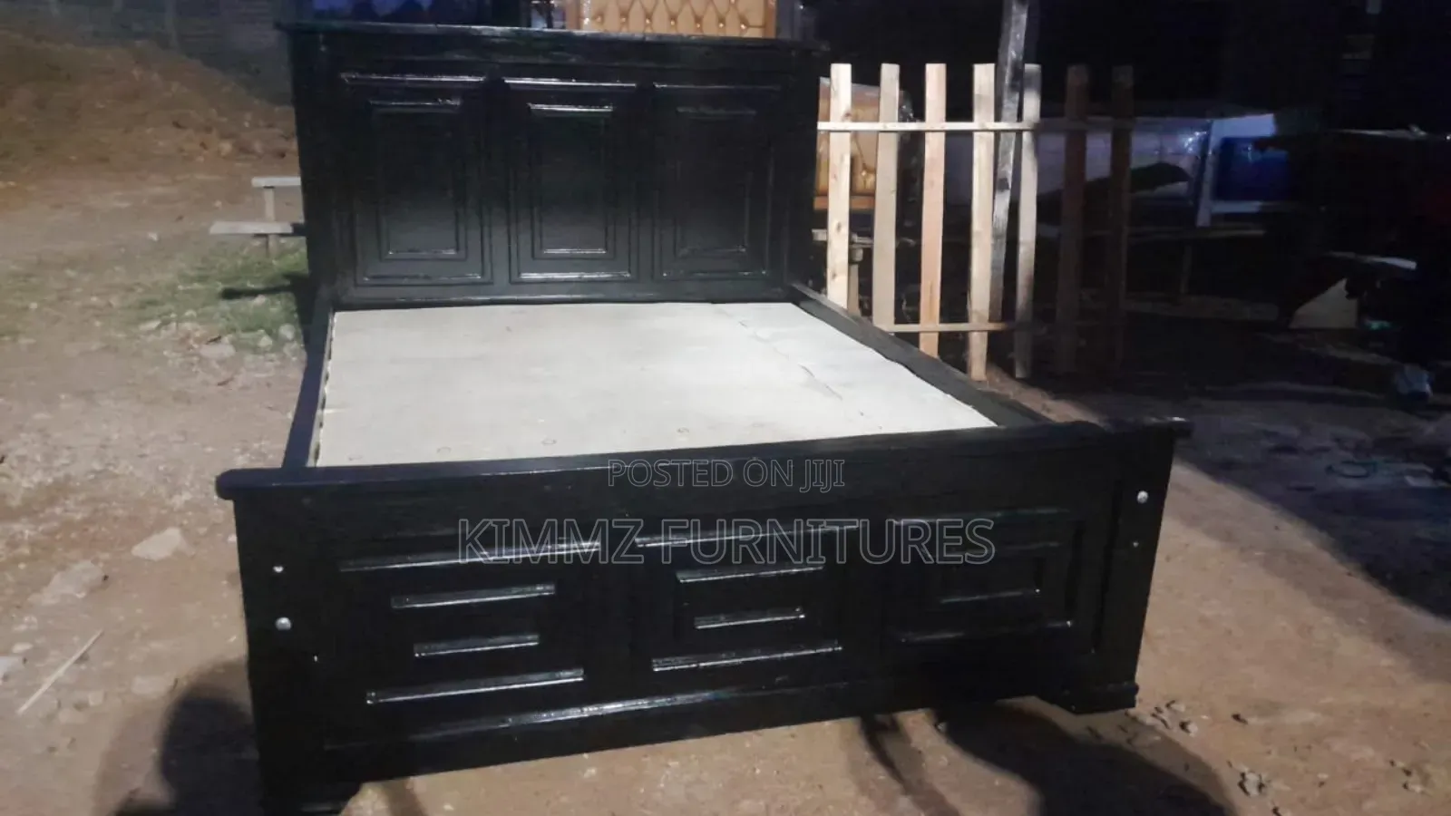 Black 5x6 Hardwood Bed