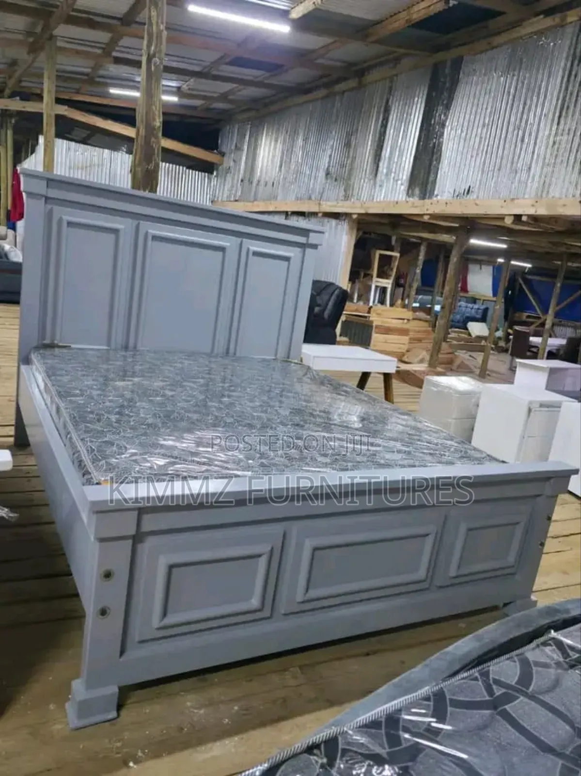 5x6 Light Gray Hardwood Bed With Mattress