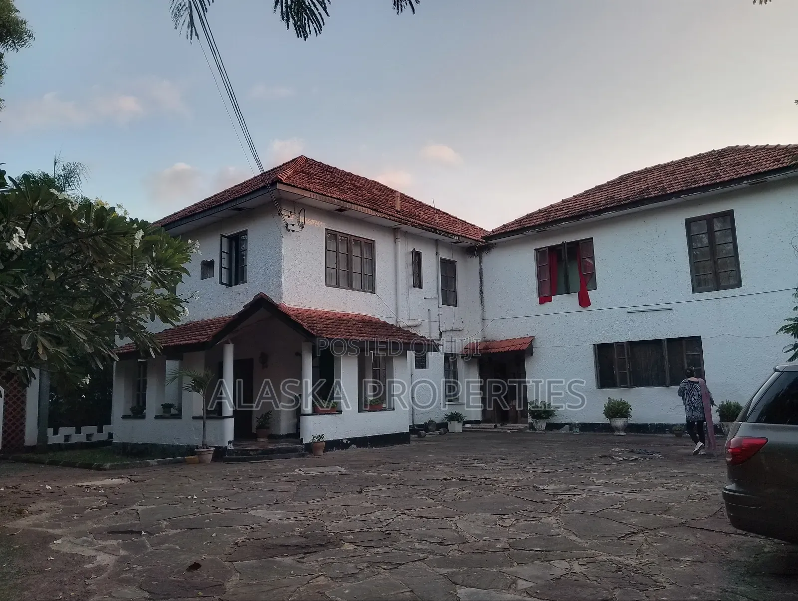 5bdrm Maisonette in Nyali Estate for sale
