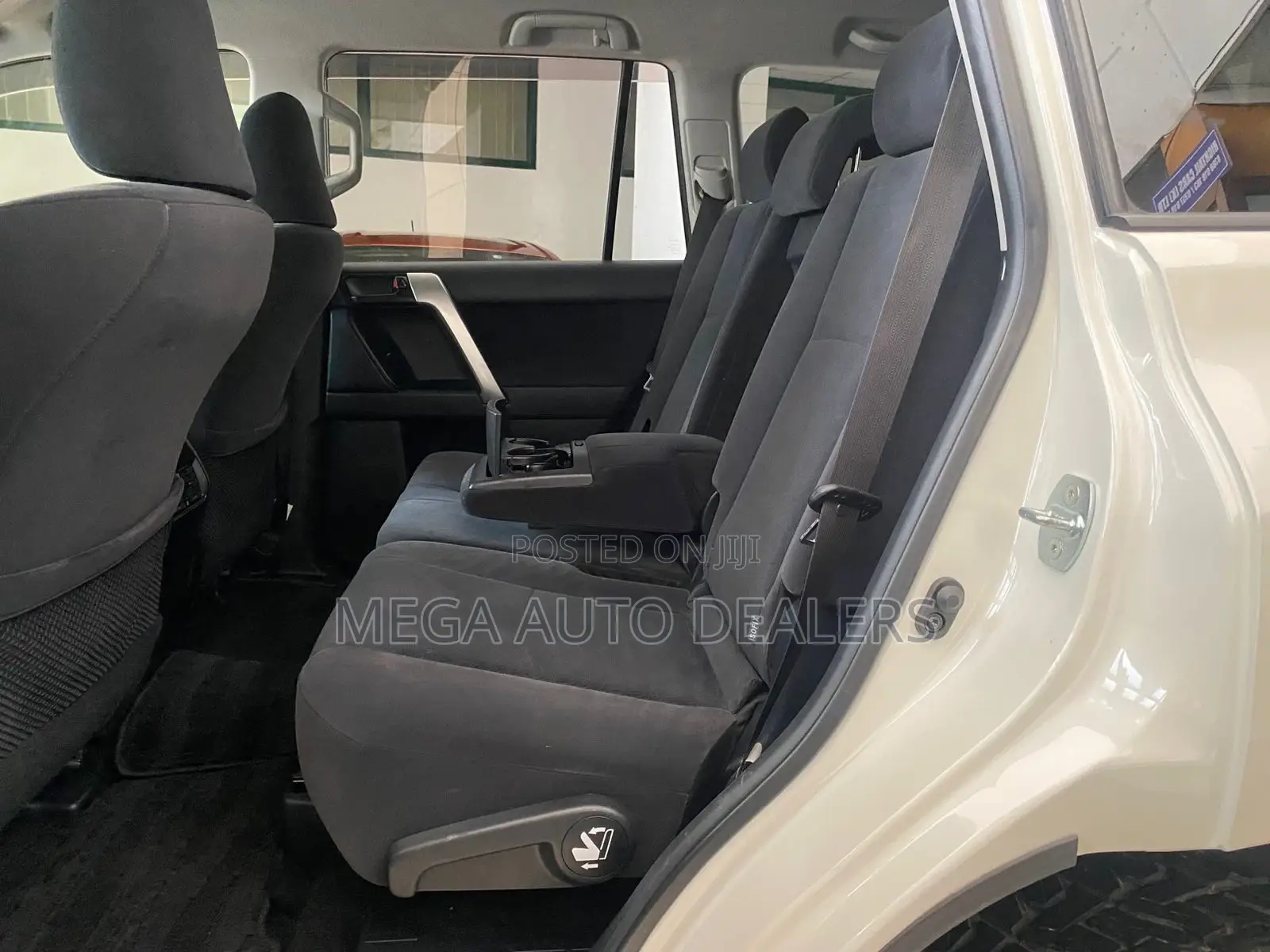 Toyota Land Cruiser Prado 2018 White