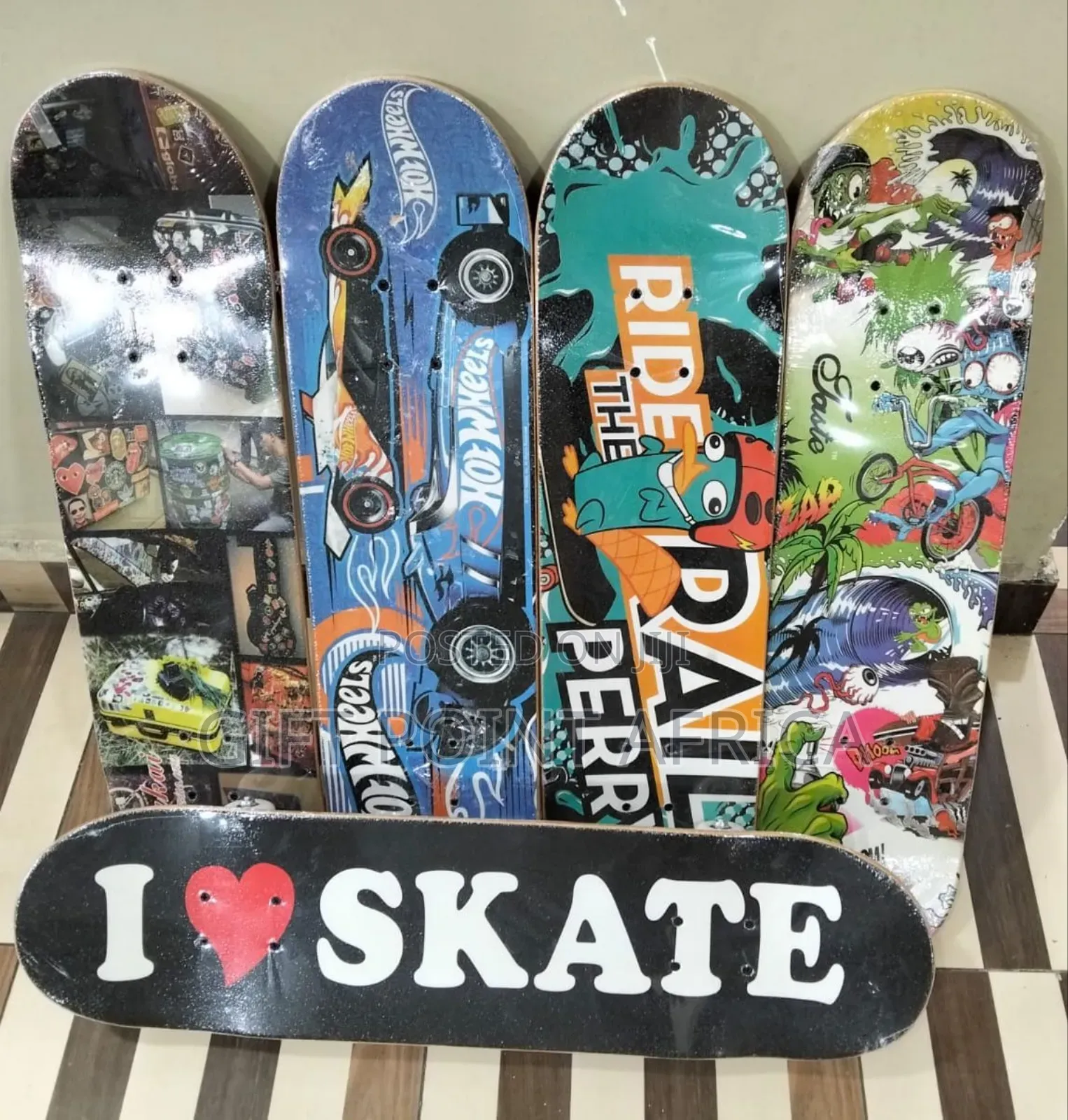 Strong Durable Skateboard With Rubber Wheels For Teens And Adults Gift