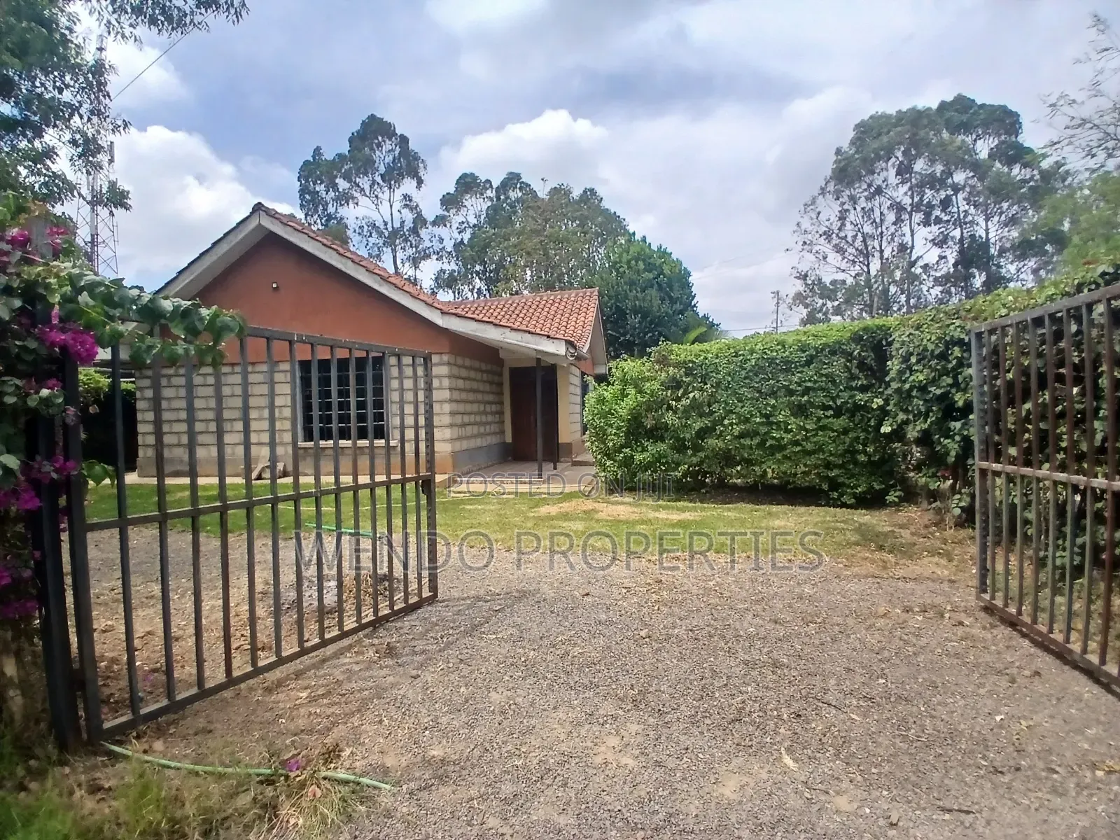 2bdrm Bungalow in Karen for rent