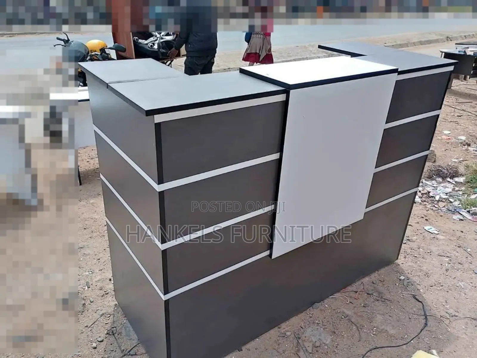 Reception Front Desk – Elegant Professional Look