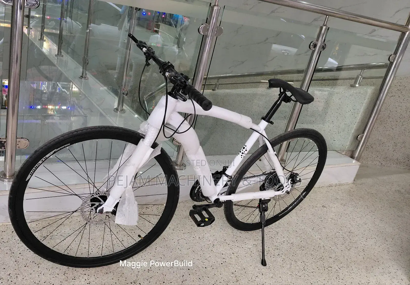 White Racing Bike Size 27.5 Adult Bike
