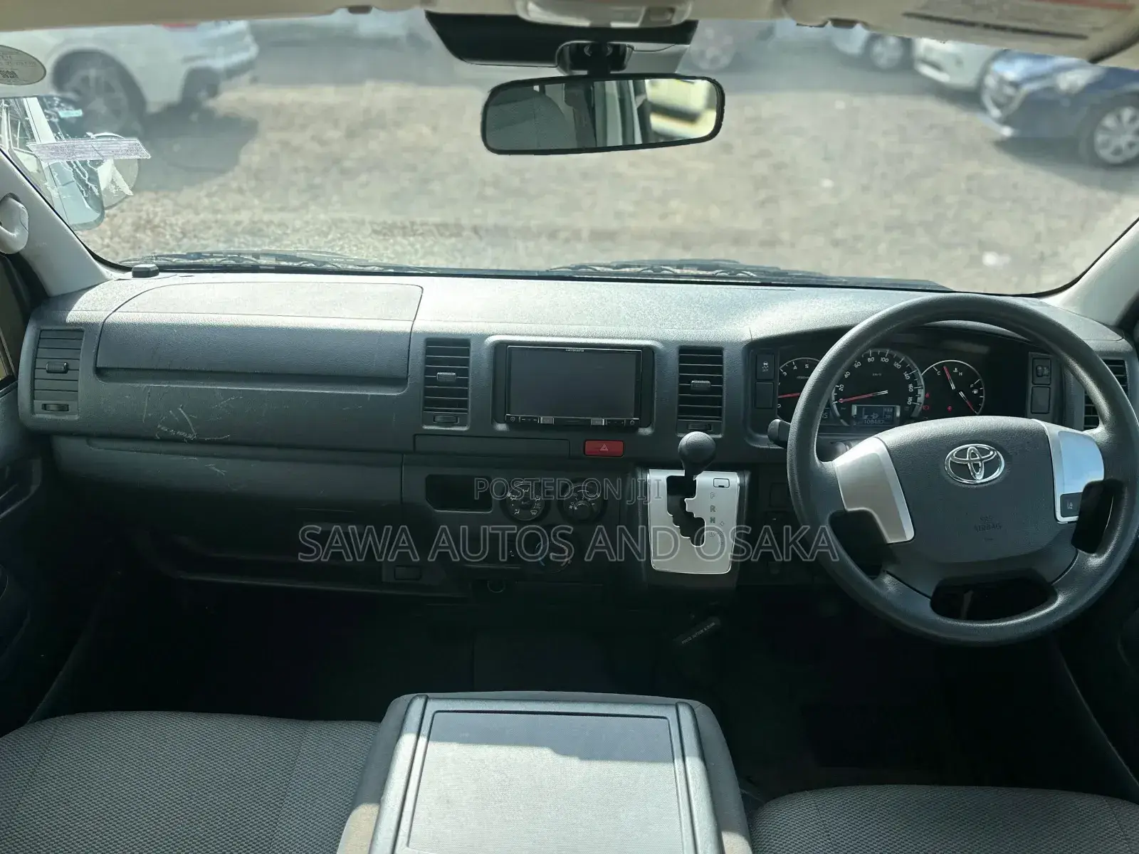 Toyota HiAce 2019 White