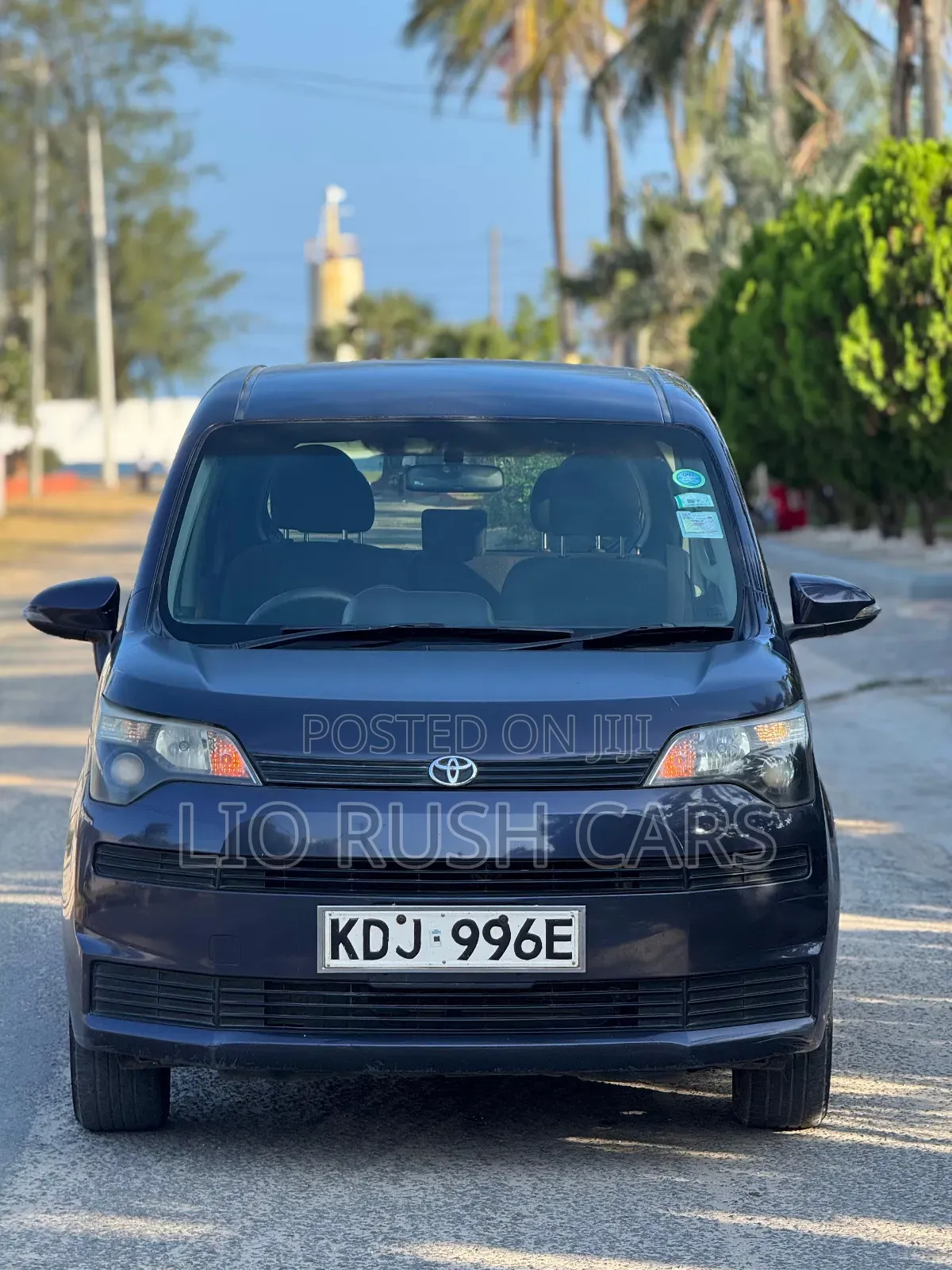 Toyota Spade 2015 Gray