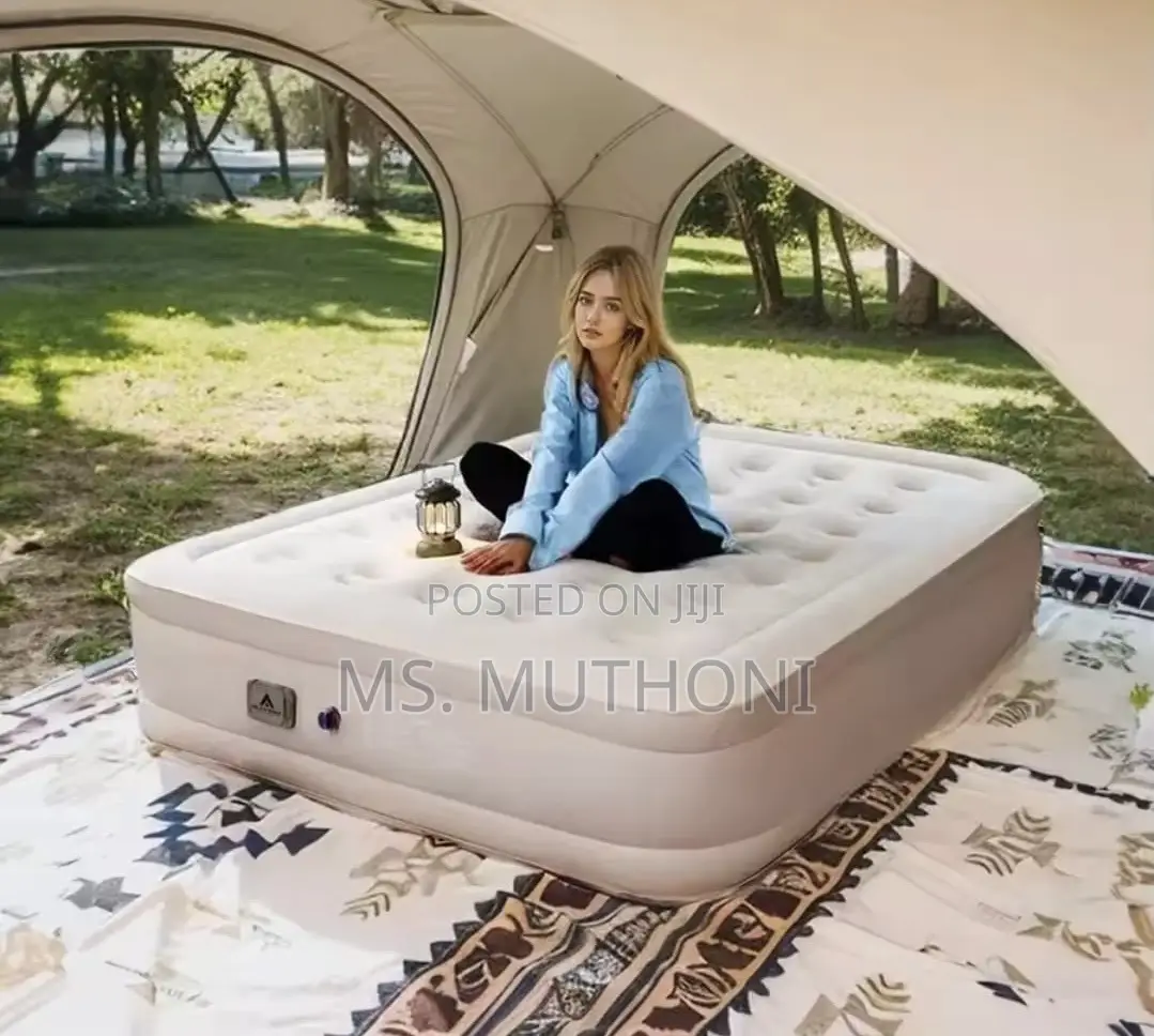 Inflatable Air Bed Mattress With A Built-in Pump 2 Pillows