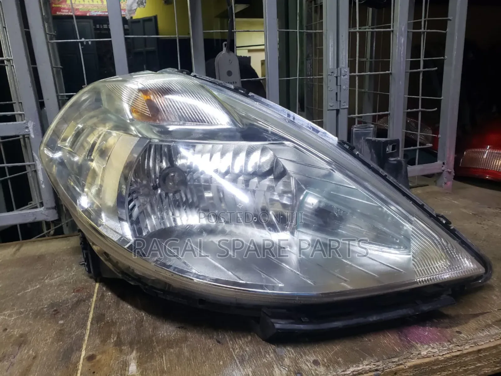 Tiida 2008/10 Headlight