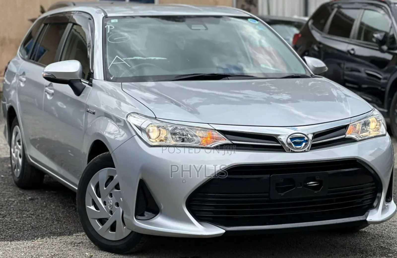 Toyota Corolla Fielder 1.5 Hybrid FWD 2018 Silver