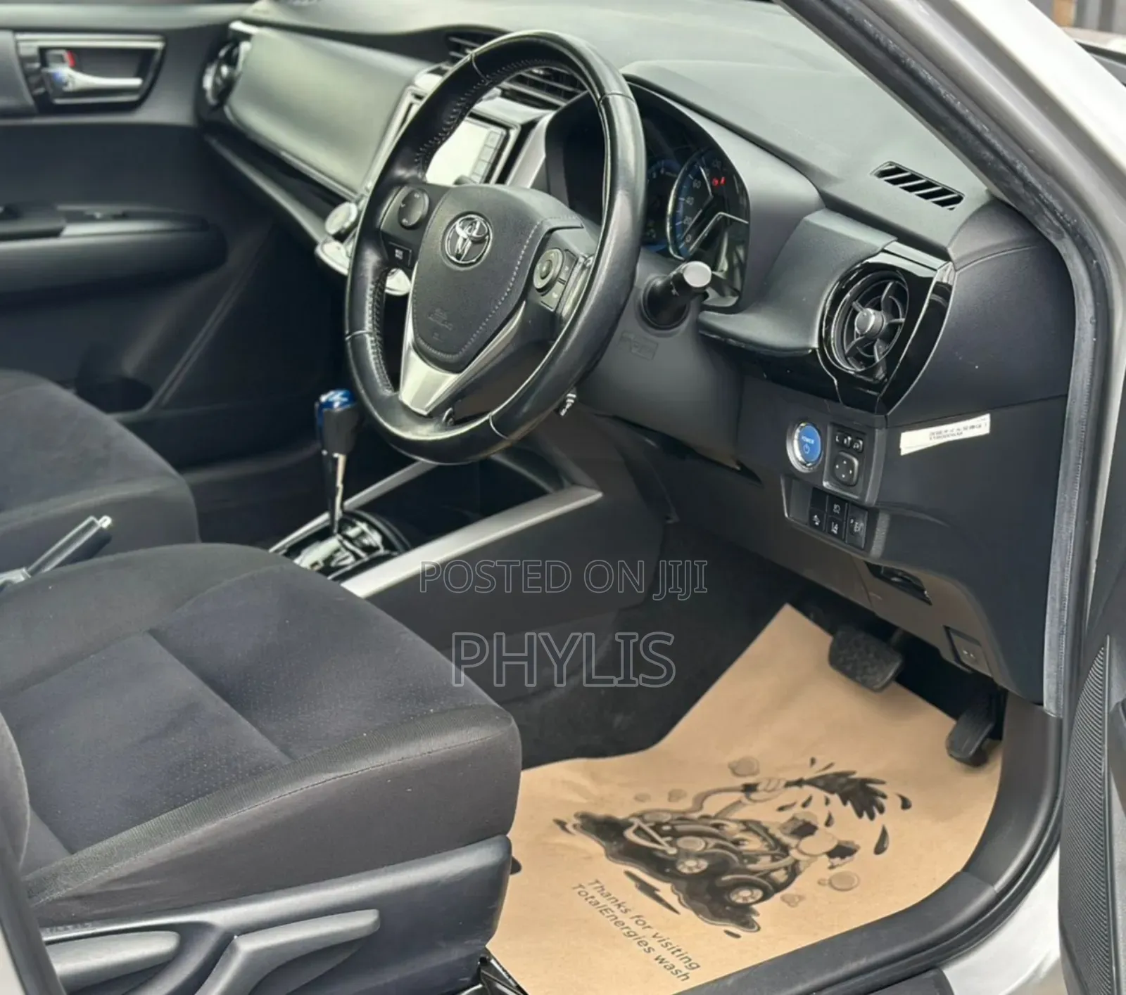 Toyota Corolla Fielder 1.5 Hybrid FWD 2018 Silver
