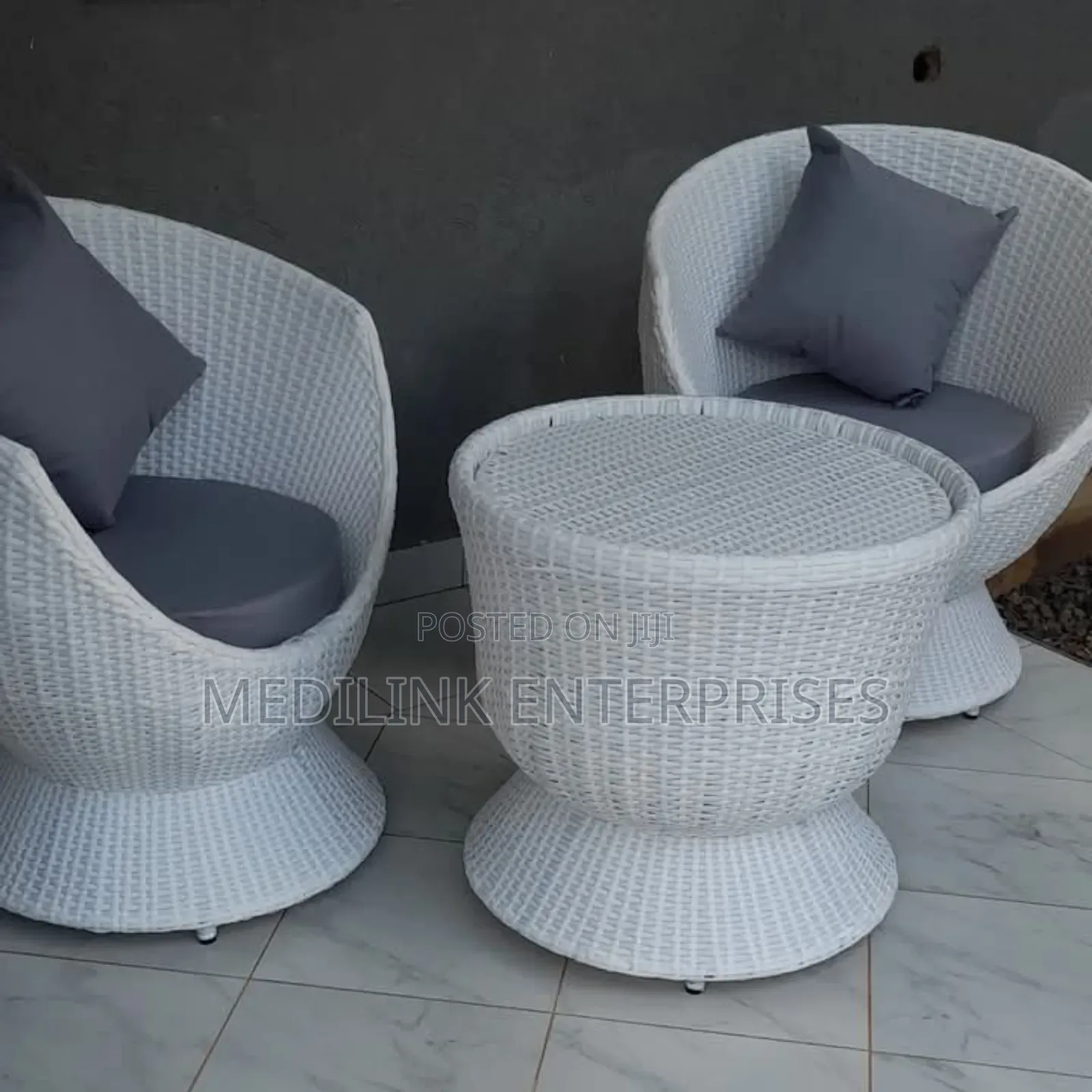 Glass Shape Executive Seater Set