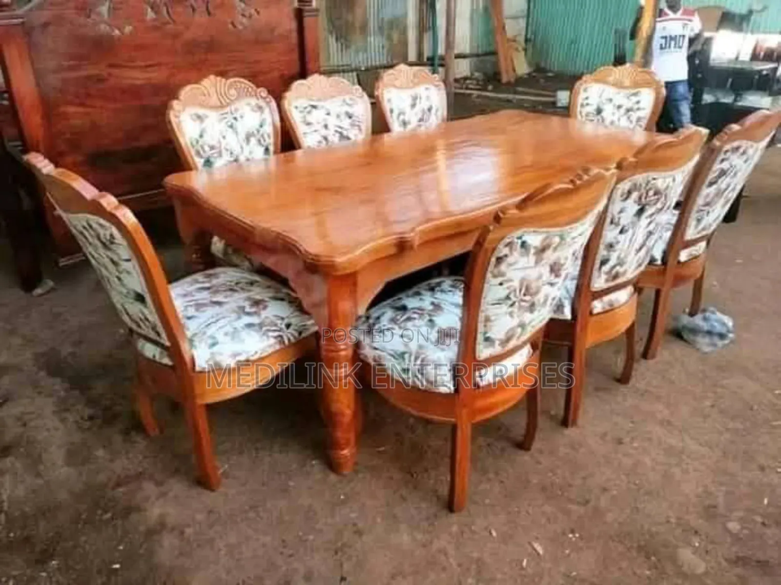 8-Seater Antique Chairs Solid Mahogany Vanish Dinning Table Set