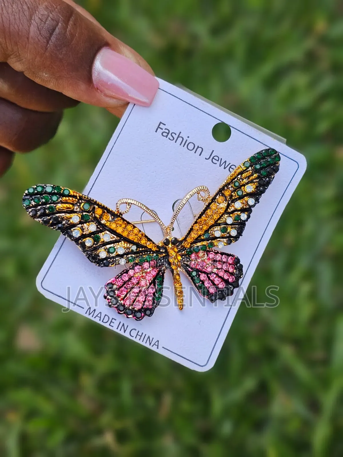 Simple and Elegant Brooches